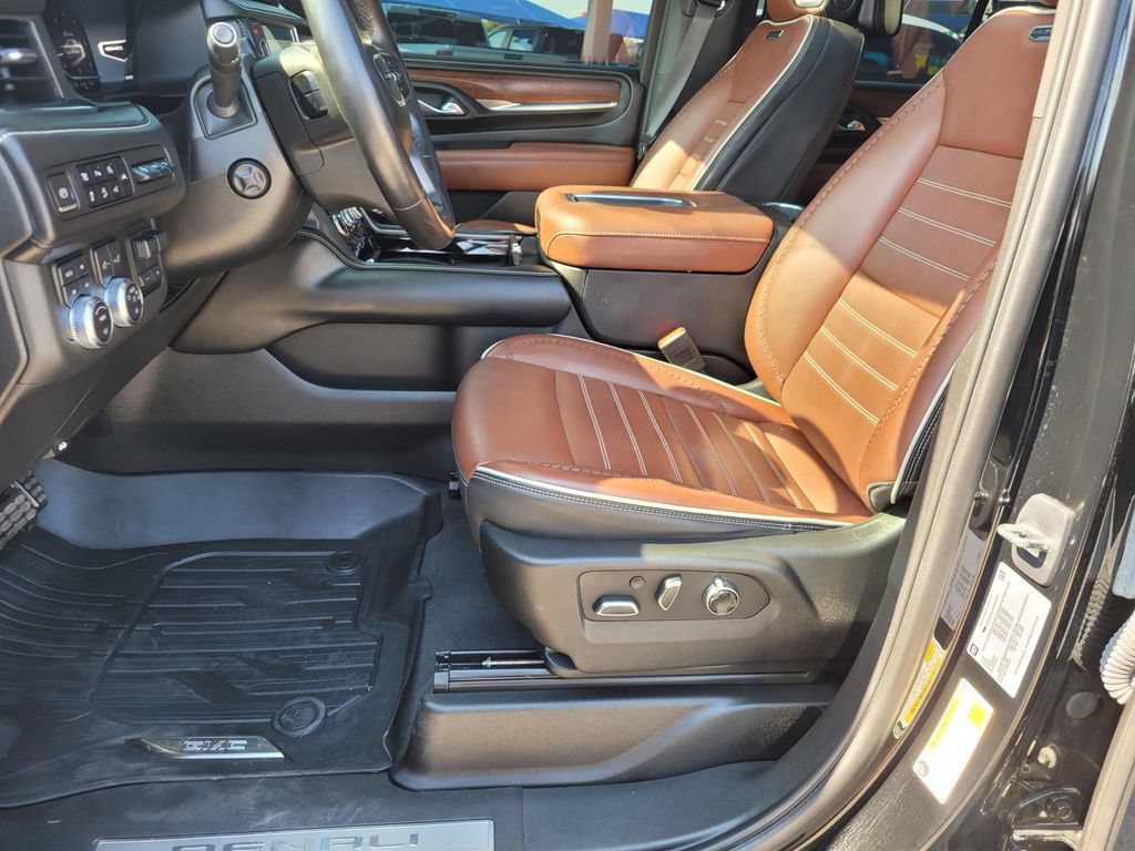 Used 2023 GMC Yukon Denali Ultimate w/ LPO, Floor Liner Package AWD/4WD image 19