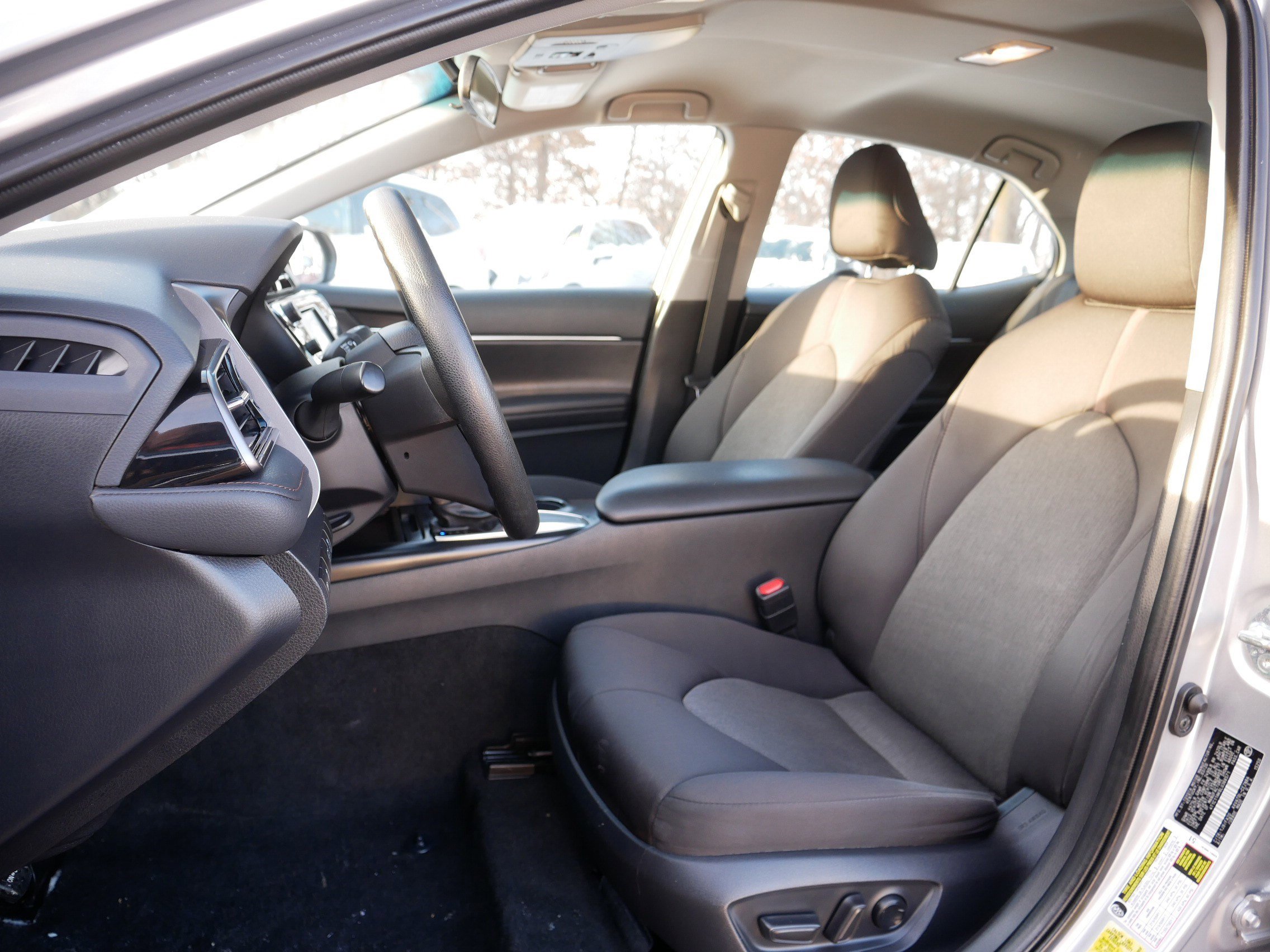 Used 2020 Toyota Camry LE image 36