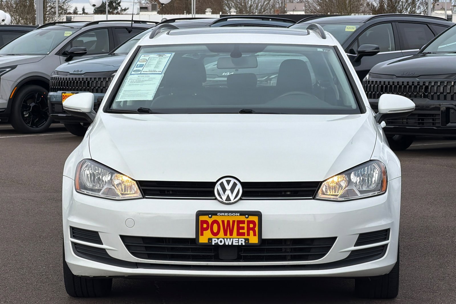 Used 2016 Volkswagen Golf Limited Edition image 9