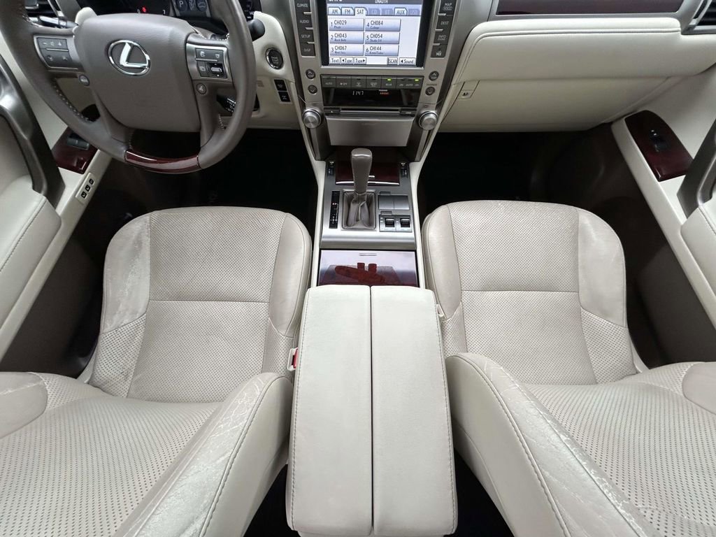 Used 2012 Lexus GX 460 w/ Comfort Plus Pkg image 14