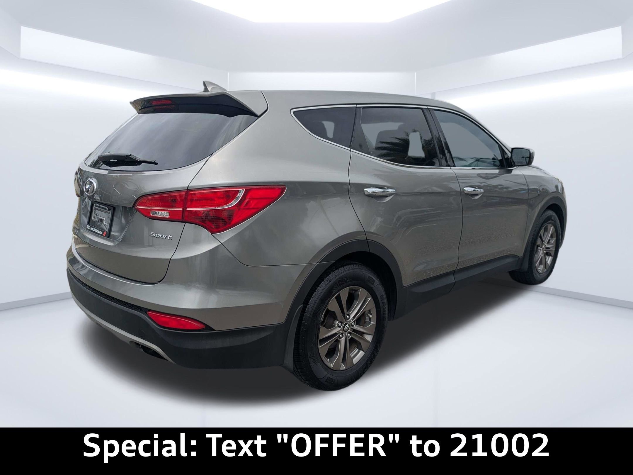 Used 2013 Hyundai Santa Fe Sport w/ Technology Pkg FWD image 2