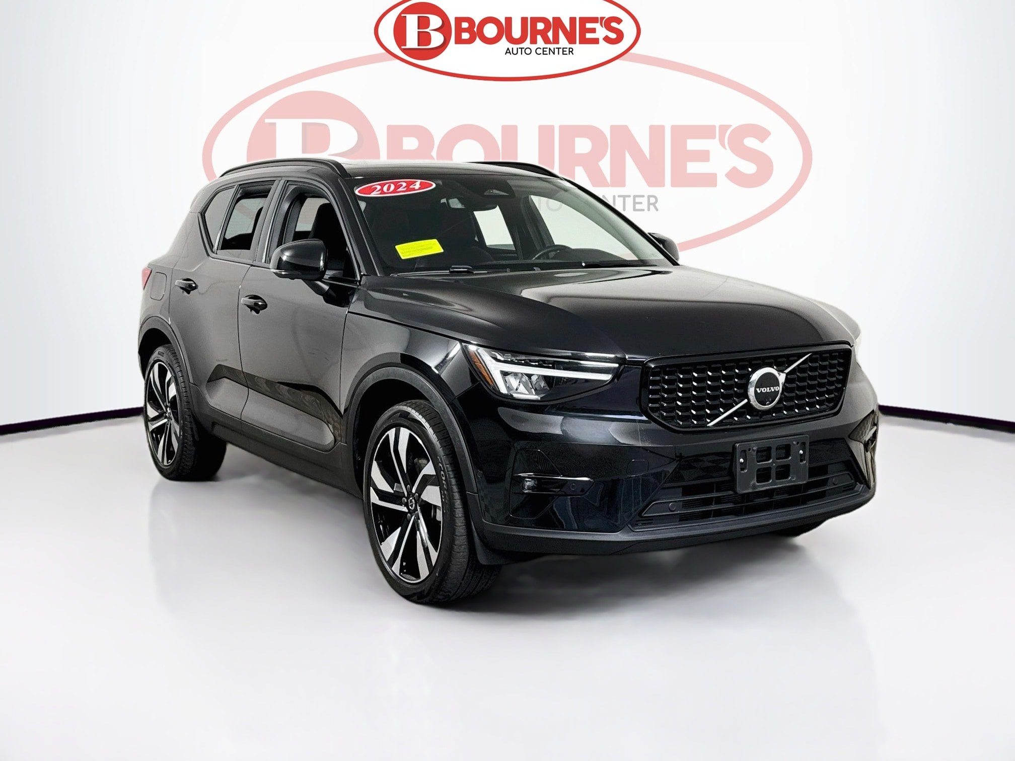 Used 2024 Volvo XC40 B5 Plus w/ Climate Package