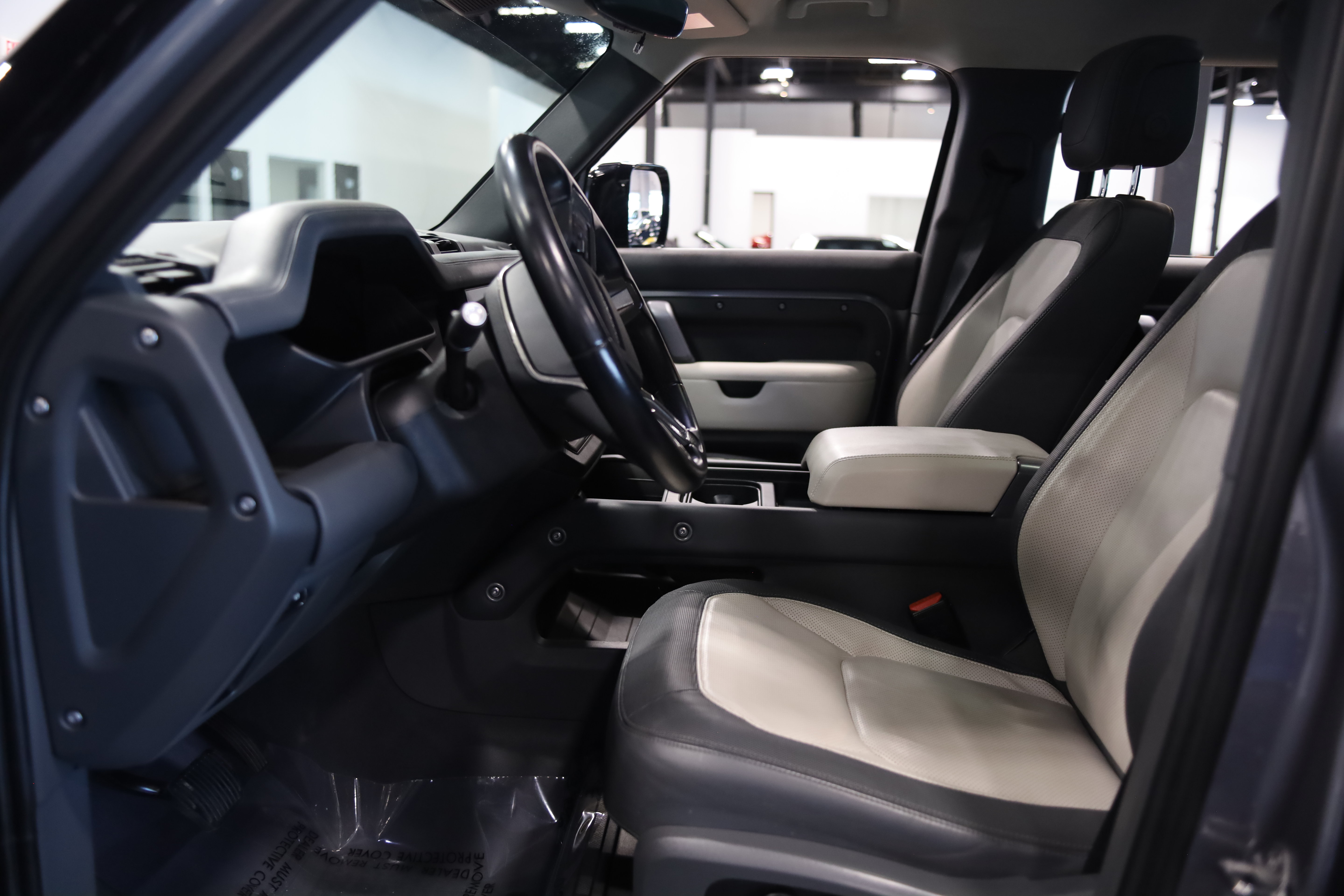 Used 2023 Land Rover Defender 110 X-Dynamic SE AWD/4WD image 16