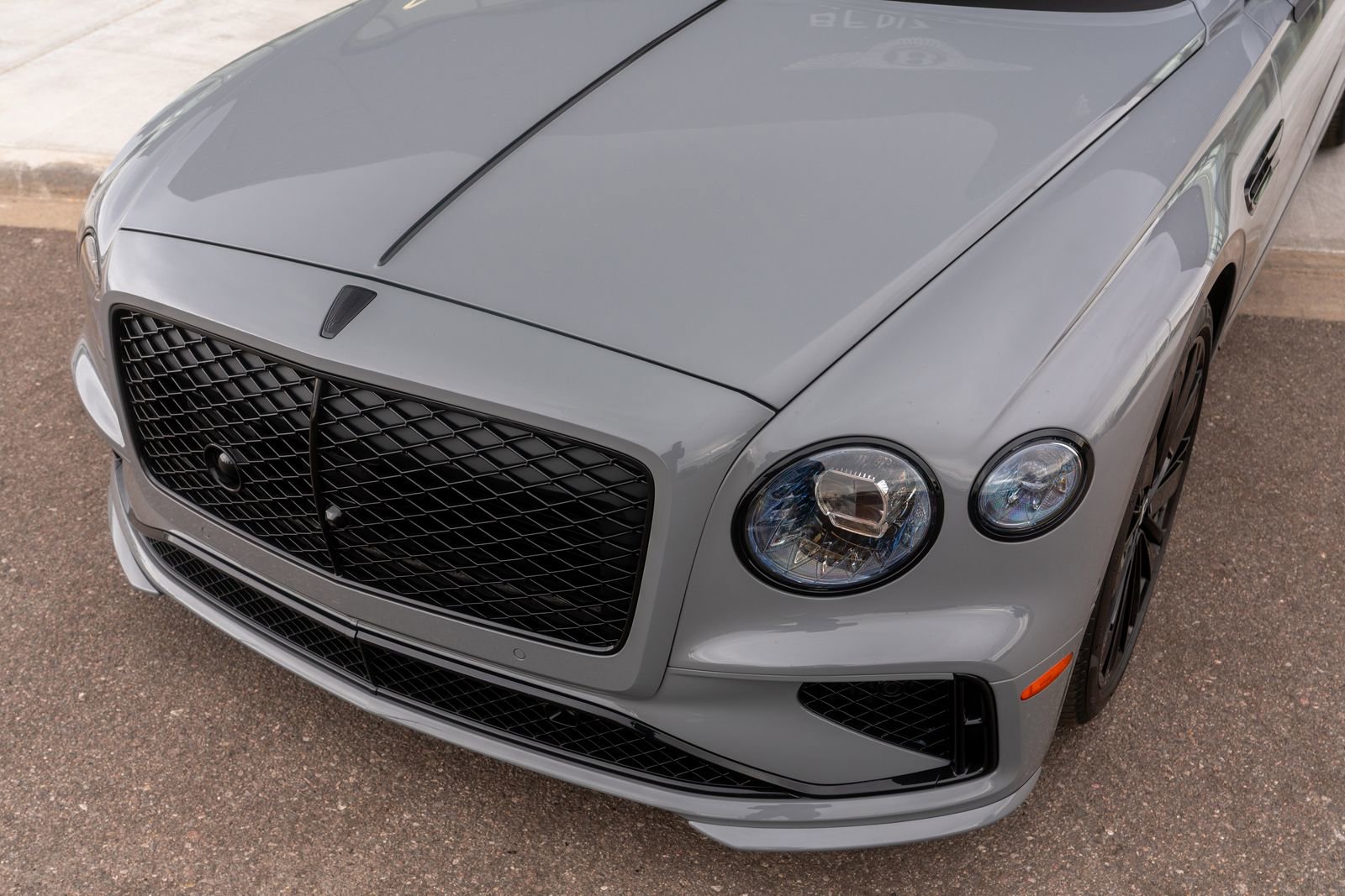 New 2025 Bentley Flying Spur Plug-In Hybrid image 6