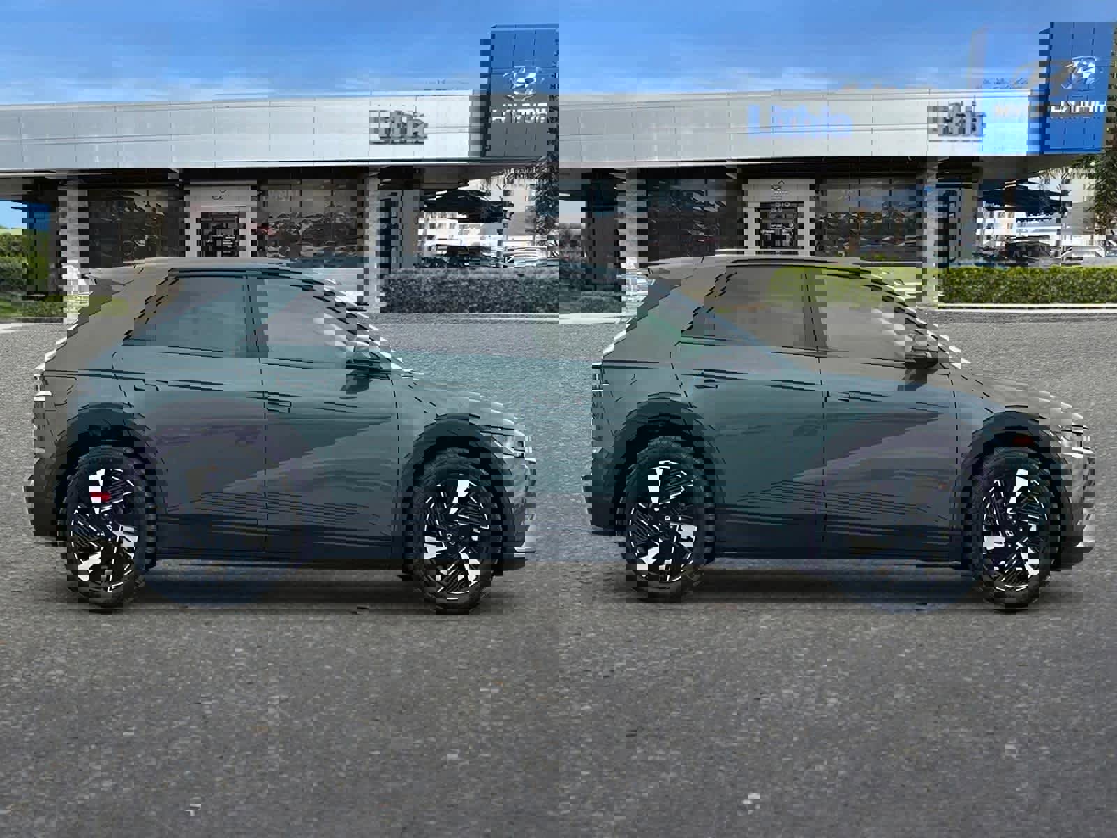 New 2026 Hyundai Ioniq 5 SE image 8