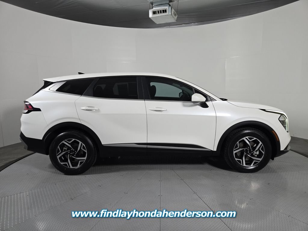 Used 2023 Kia Sportage LX FWD image 7