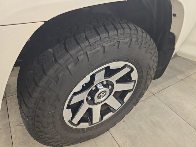 Used 2017 Toyota 4Runner TRD Off-Road Premium AWD/4WD image 38