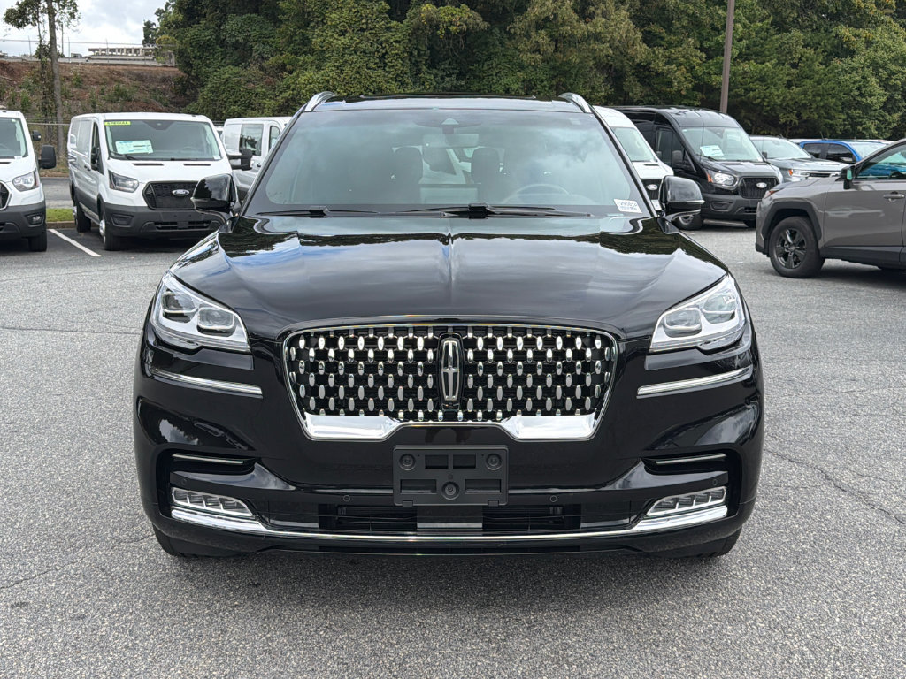 Used 2024 Lincoln Aviator Black Label AWD/4WD image 2
