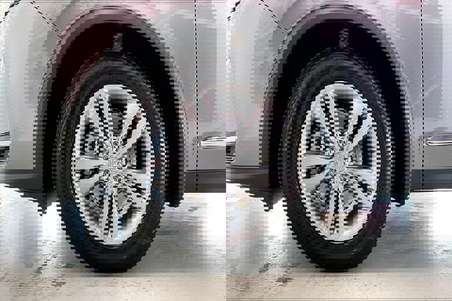 Used 2025 Acura MDX SH-AWD image 8