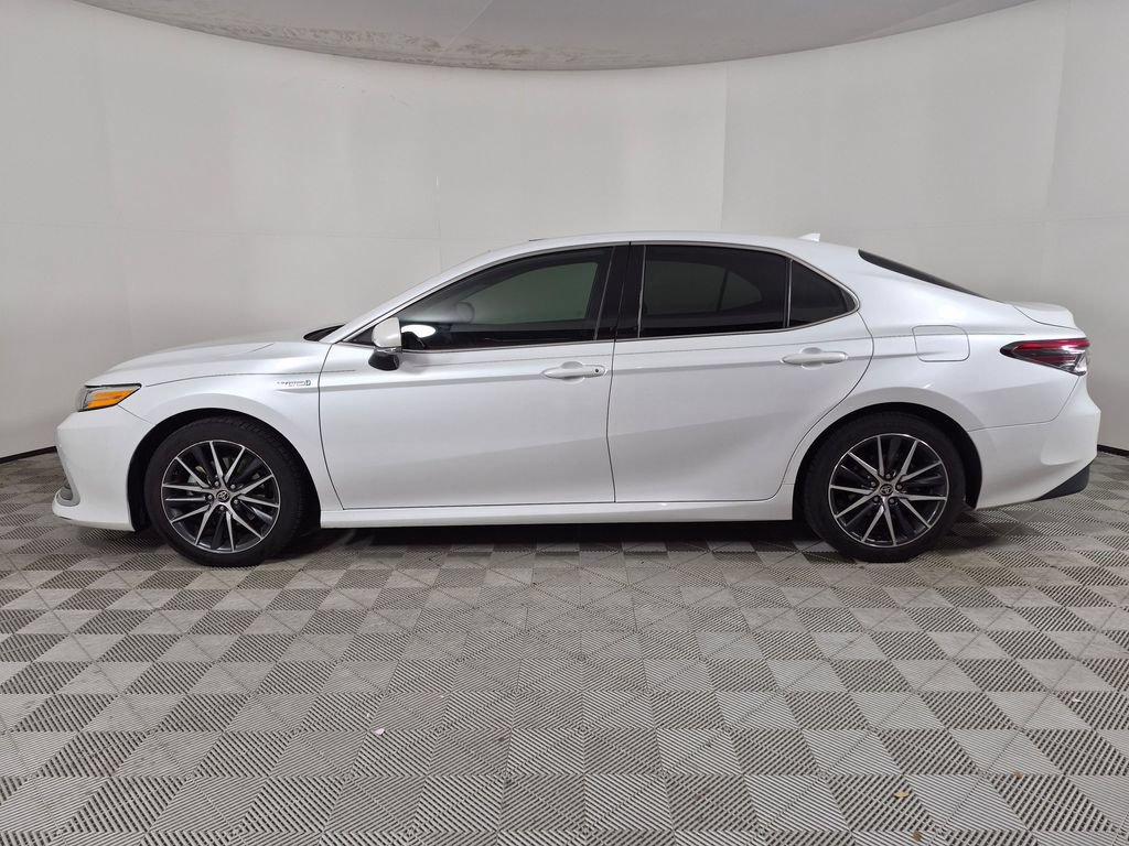 Used 2021 Toyota Camry XLE w/ Navigation Upgrade Package FWD image 6