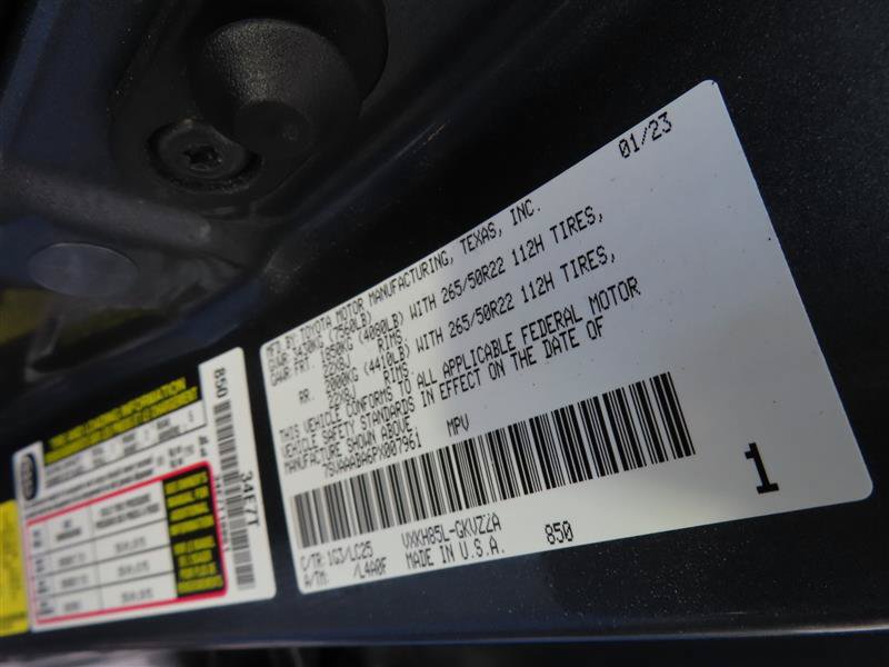 Used 2023 Toyota Sequoia Capstone AWD/4WD image 43