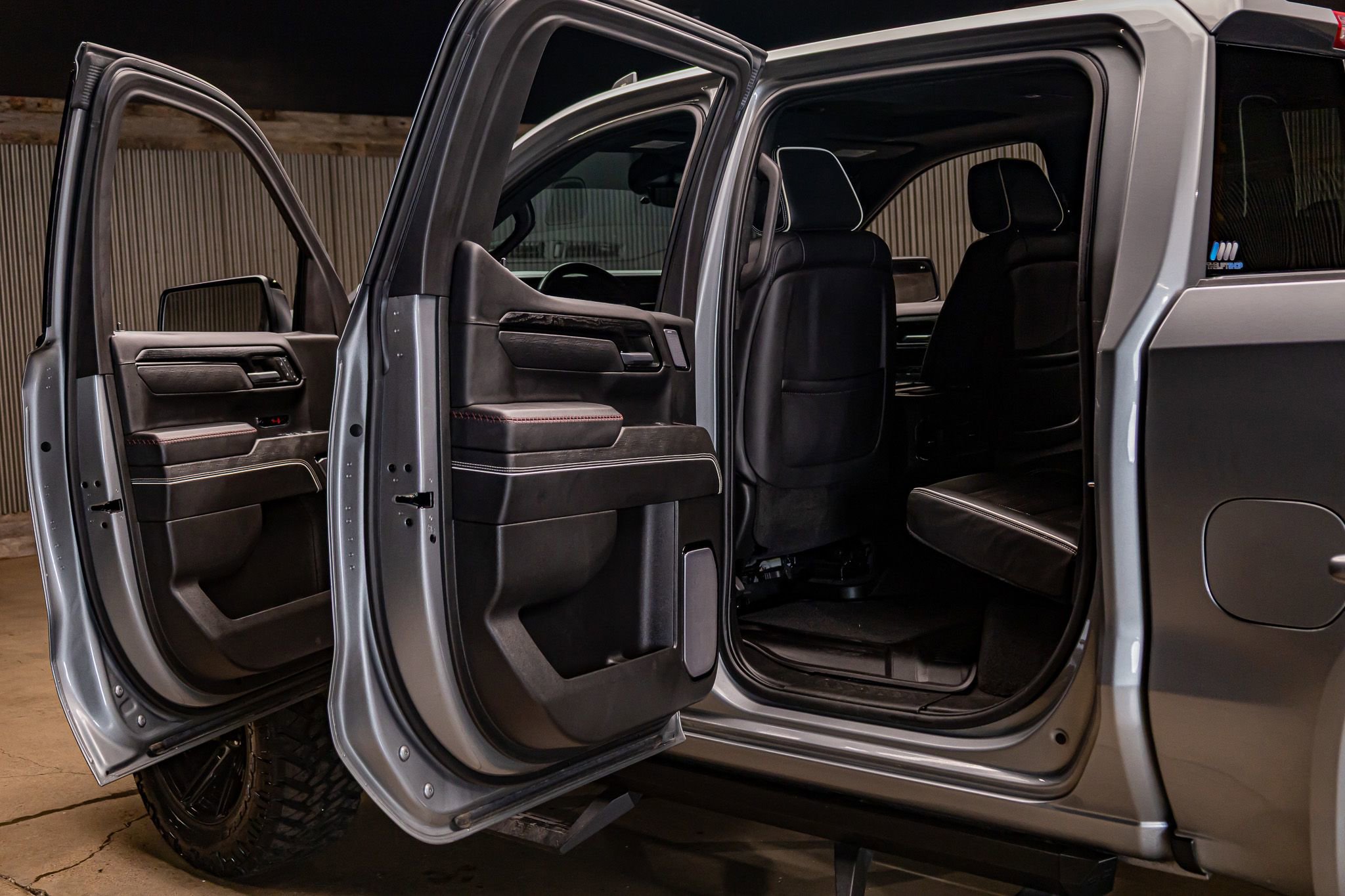 Used 2023 GMC Sierra 1500 AT4X image 33