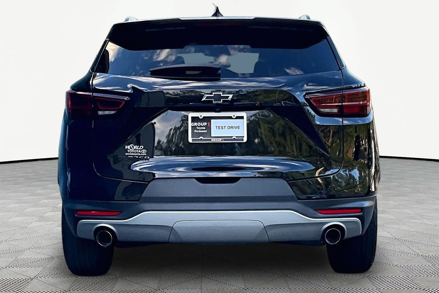 Used 2023 Chevrolet Blazer LT w/ Midnight/Sport Edition FWD image 5