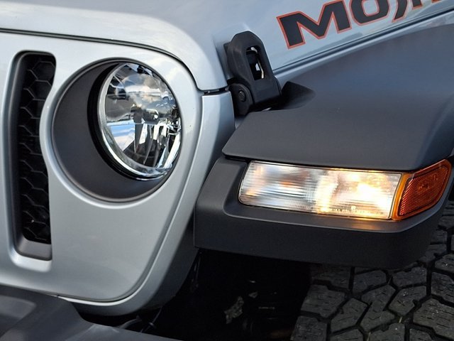 Used 2022 Jeep Gladiator Mojave w/ Cold Weather Group AWD/4WD image 12