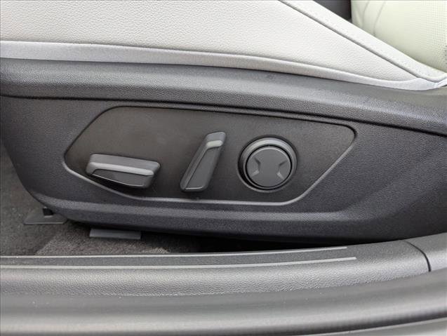 New 2026 Hyundai Elantra Limited FWD image 11