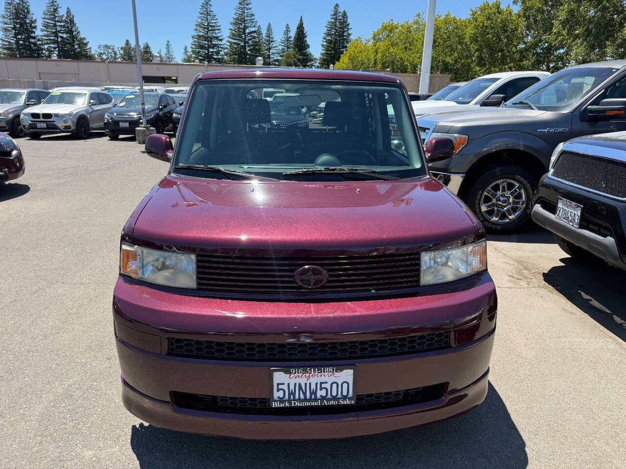Used 2005 Scion xB FWD image 2