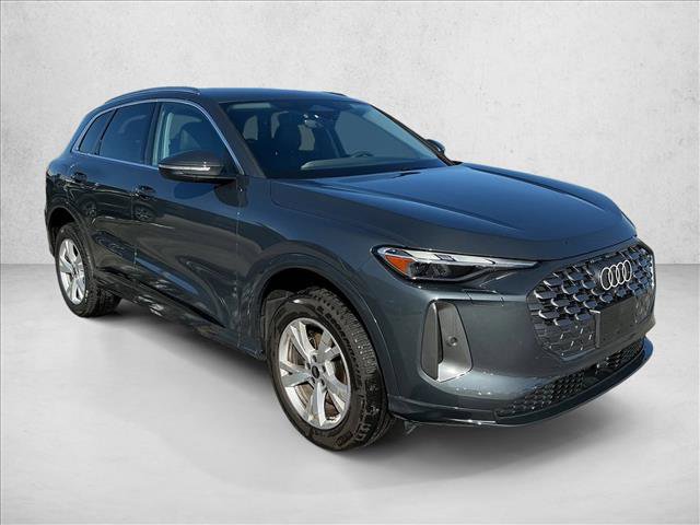 Certified 2025 Audi Q5 Premium w/ Convenience Package image 3