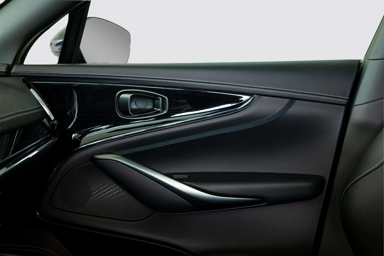 New 2026 Aston Martin DBX 707 AWD/4WD image 13