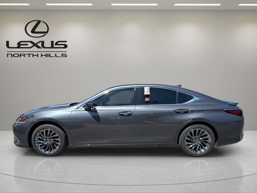 Used 2024 Lexus ES 300h w/ Technology Package FWD image 9