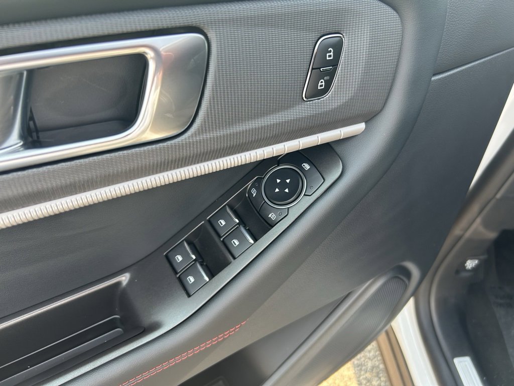 New 2025 Ford Explorer ST-Line w/ ST-Line Street Pack image 18