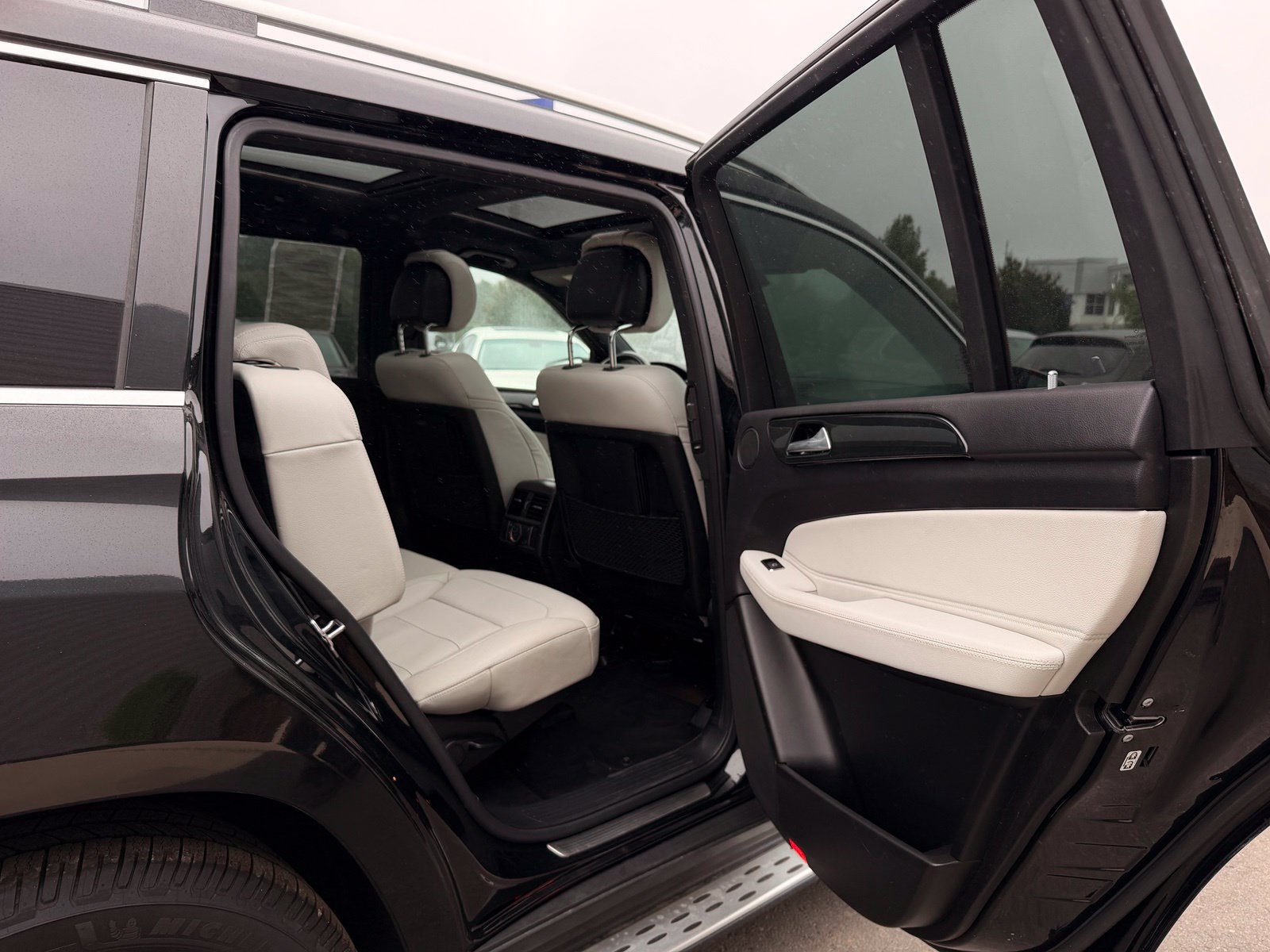 Used 2019 Mercedes-Benz GLS 450 4MATIC image 15