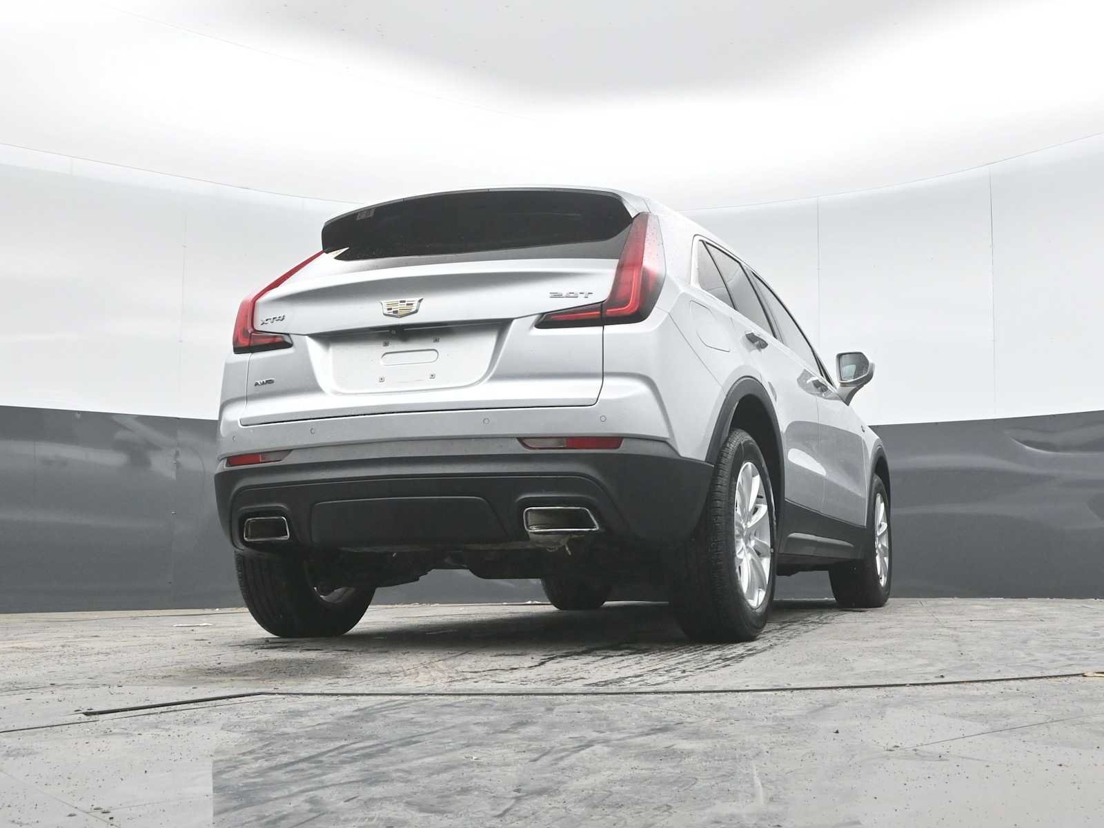 Used 2019 Cadillac XT4 Luxury w/ Cold Weather Package AWD/4WD image 47