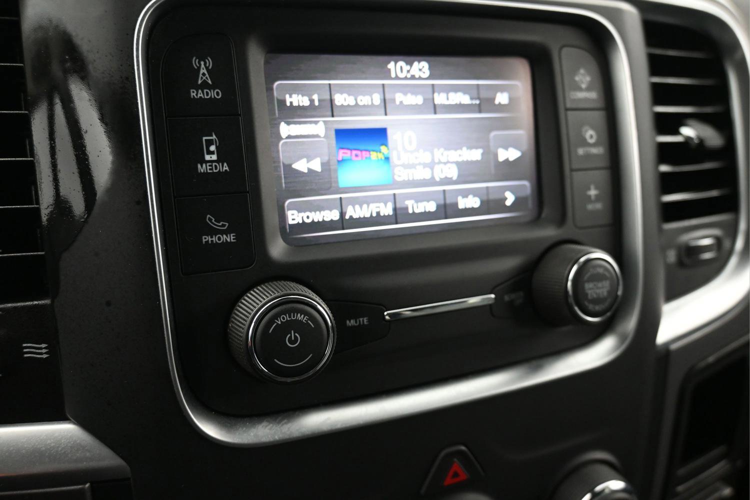 Used 2022 RAM 1500 Classic SLT w/ Protection Group AWD/4WD image 9
