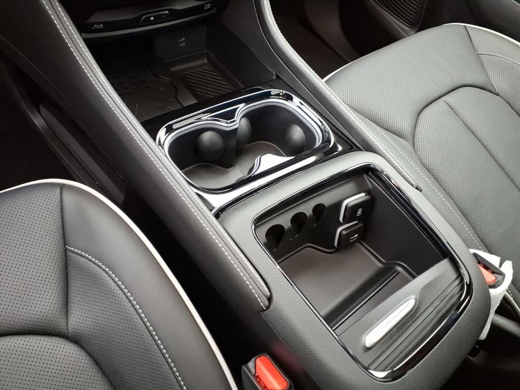 New 2026 Chrysler Pacifica Limited image 28