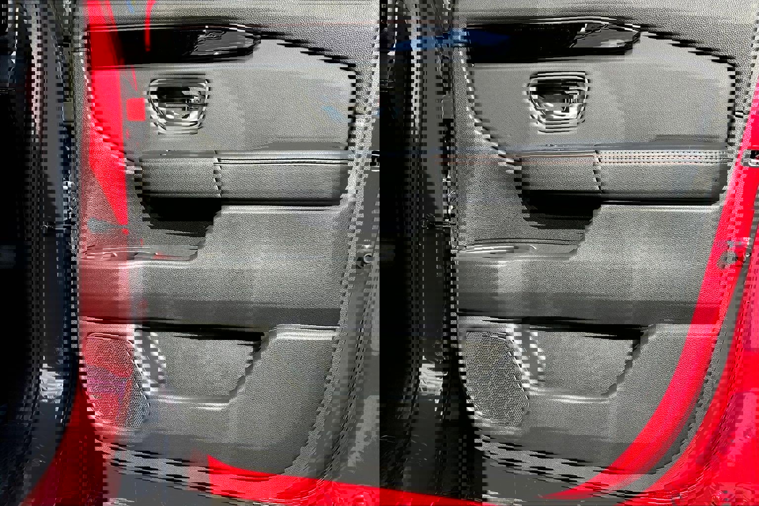 Used 2025 Honda Pilot TrailSport image 29