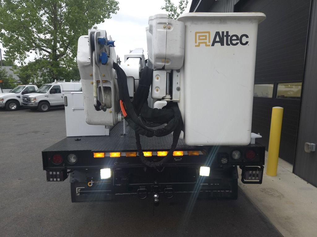 Used 2017 Ford F550 image 7