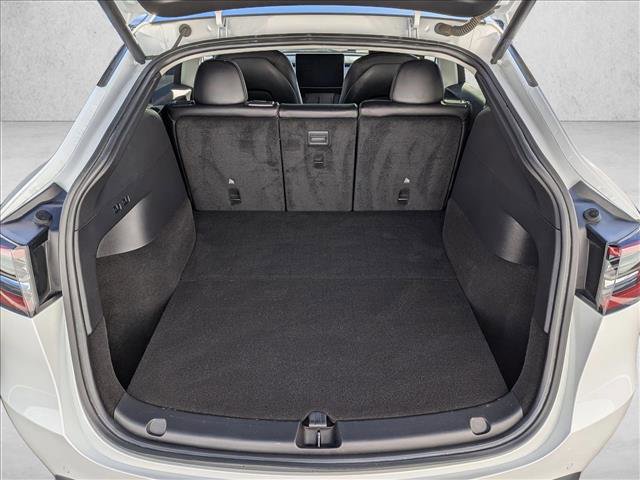 Used 2022 Tesla Model Y Long Range image 6