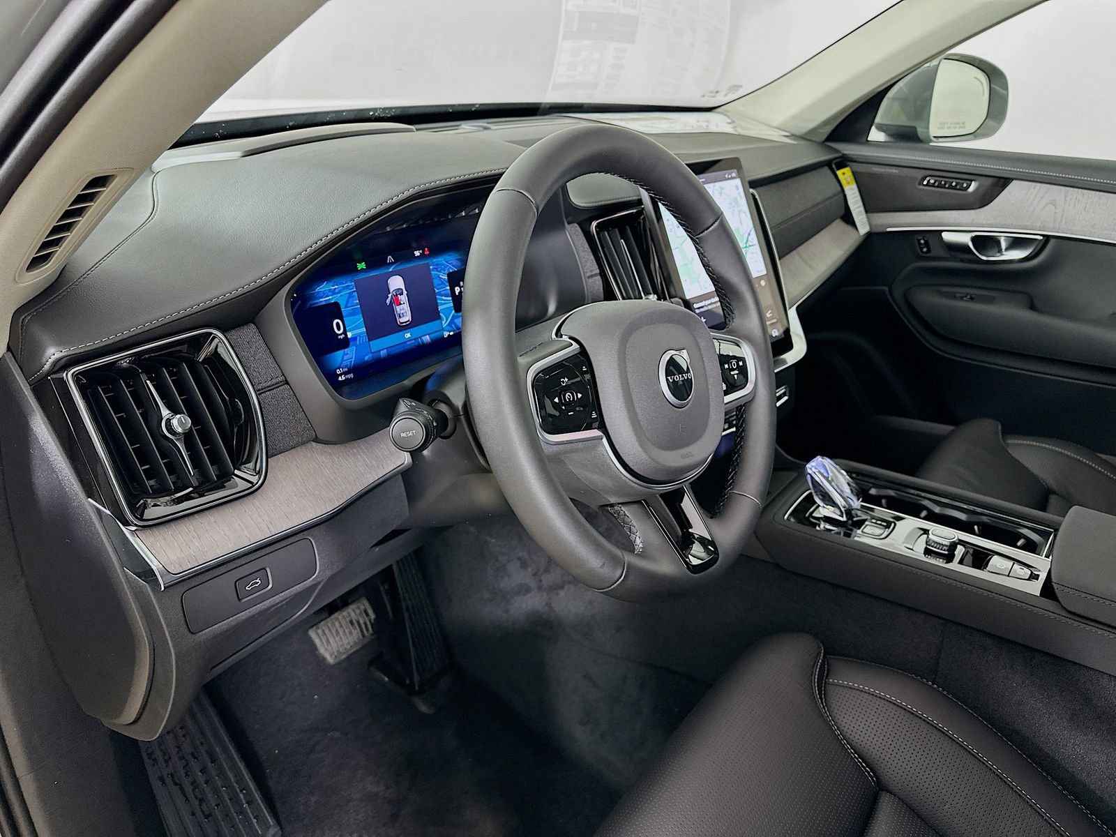 New 2026 Volvo XC90 B6 Ultra w/ Protection Package AWD/4WD image 30
