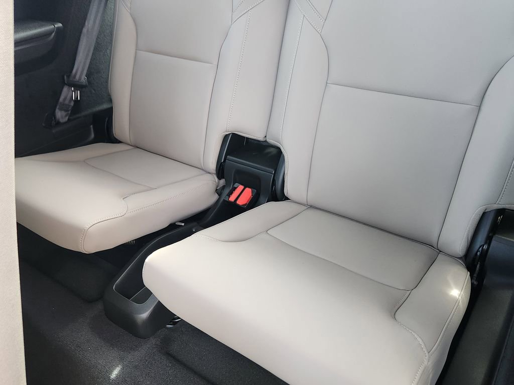 New 2026 Volvo XC90 T8 Plus w/ Protection Package Premier image 17