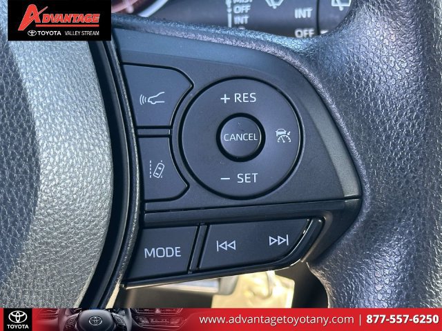 Used 2024 Toyota RAV4 LE AWD/4WD image 25