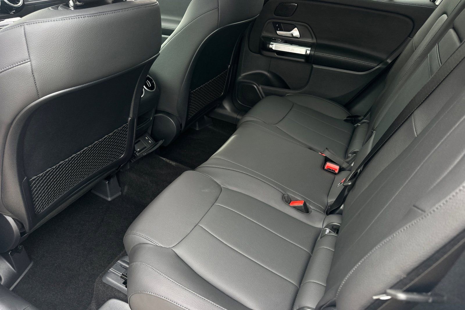 New 2026 Mercedes-Benz GLB 250 image 10