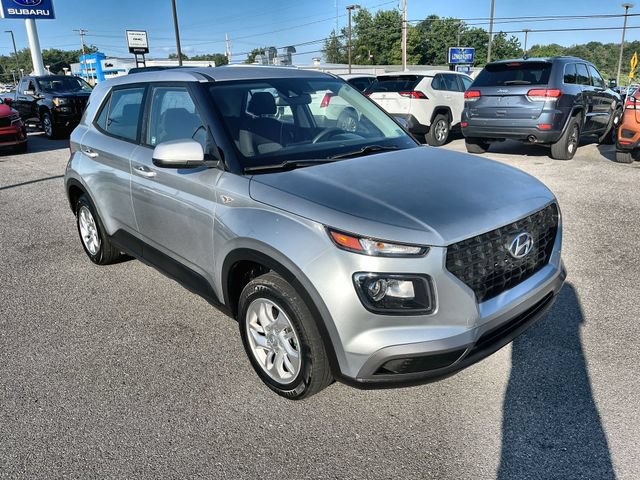 Used 2021 Hyundai Venue SE FWD image 11
