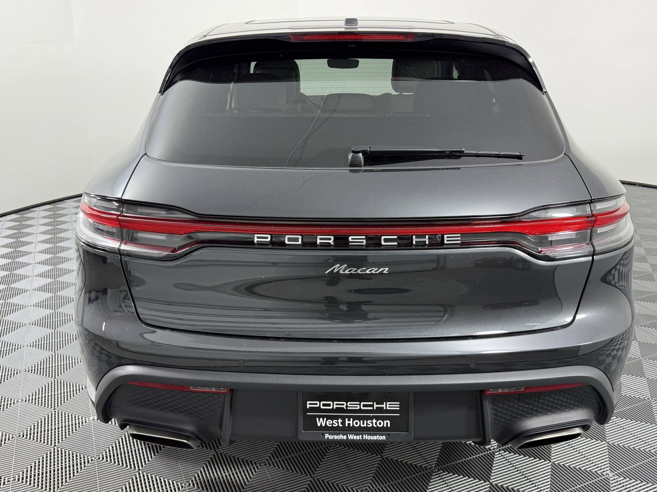 New 2025 Porsche Macan image 10