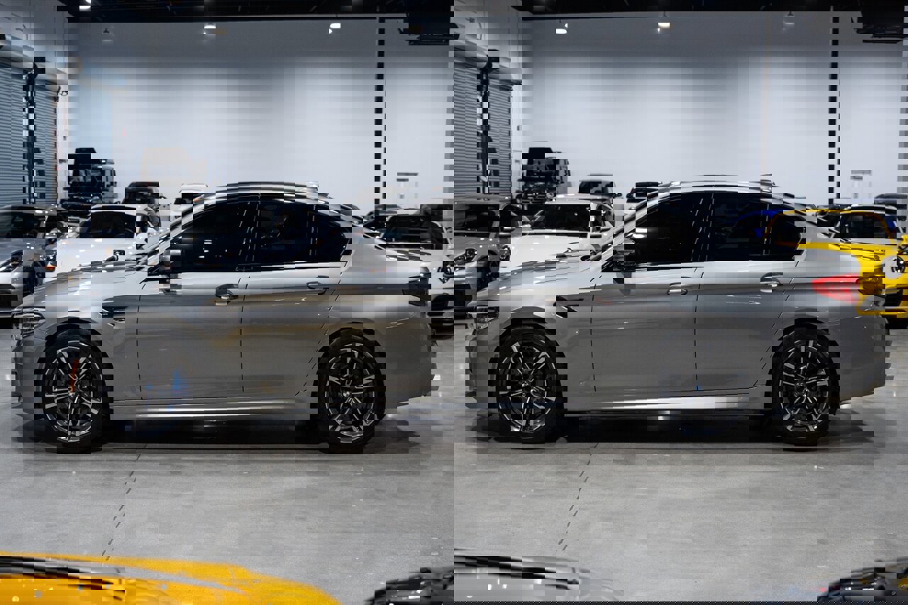 Used 2019 BMW M5 w/ Executive Package image 3