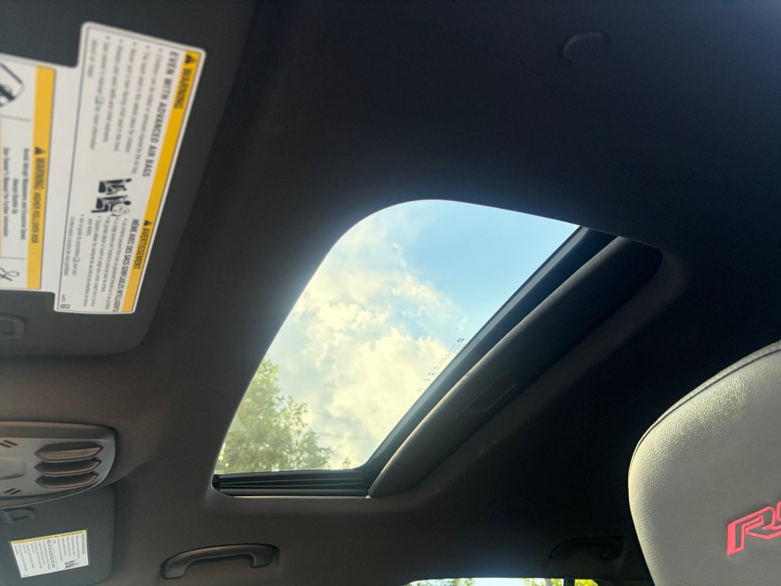 Certified 2024 Chevrolet Trax RS w/ Sunroof Package FWD image 29