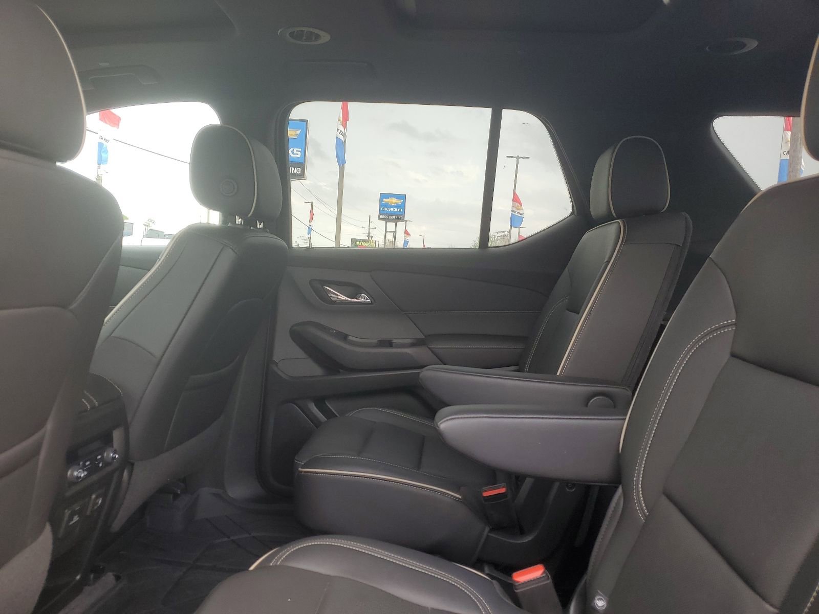 Used 2023 Chevrolet Traverse Premier image 14