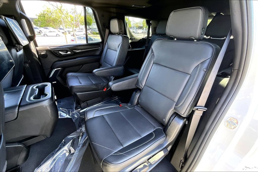 Used 2024 GMC Yukon Denali w/ Advanced Technology Package AWD/4WD image 19