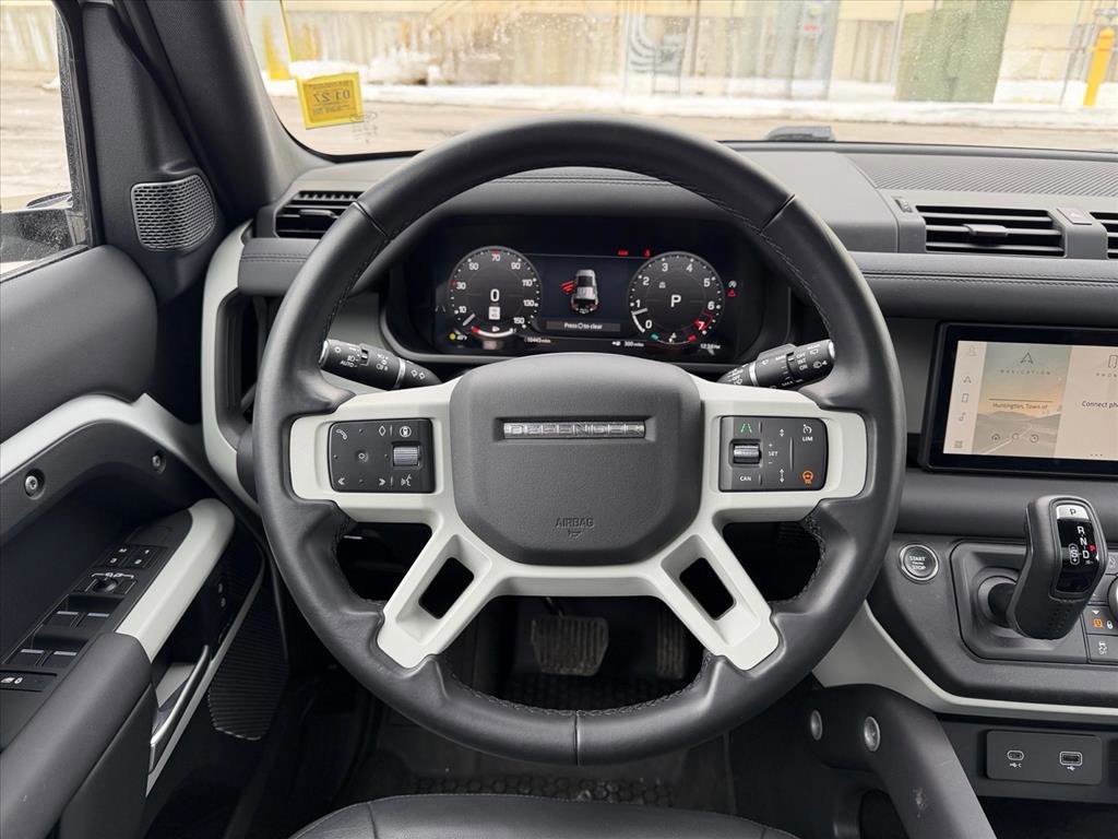 Used 2024 Land Rover Defender 110 S image 11