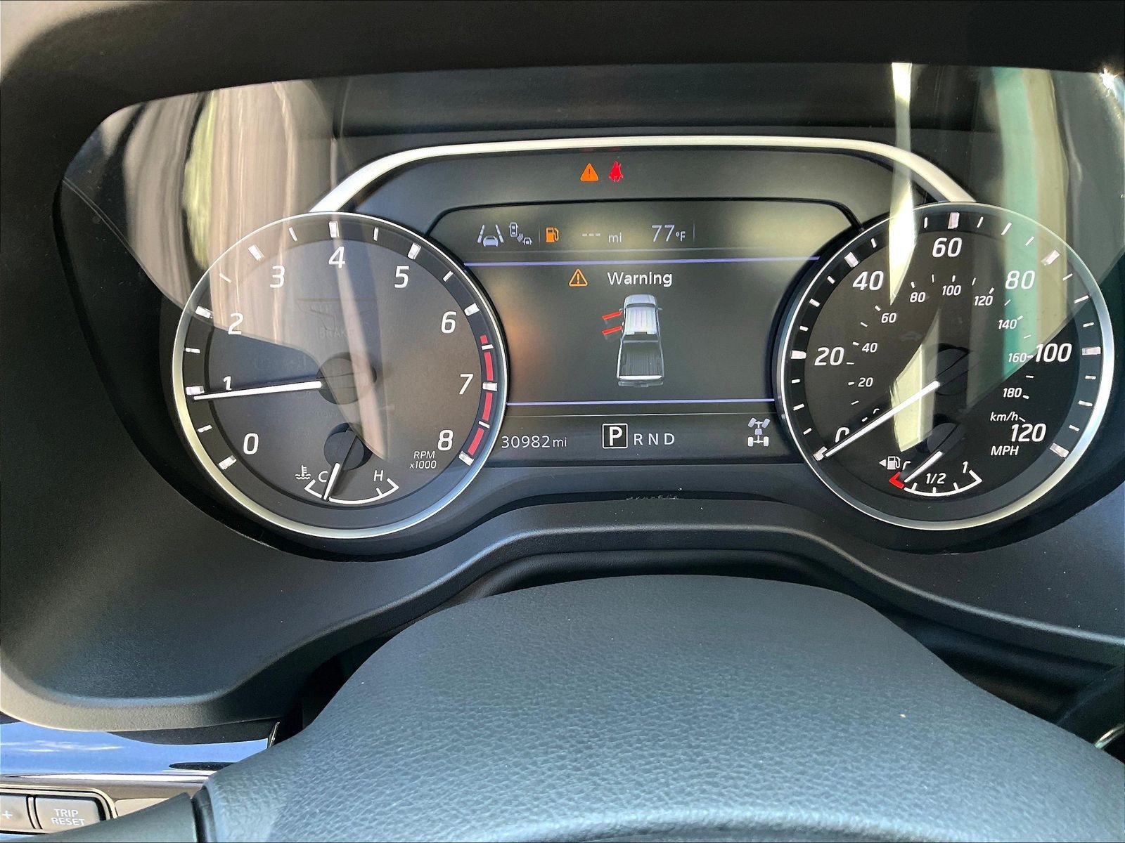 Used 2024 Nissan Titan SV w/ SV Convenience Package AWD/4WD image 16