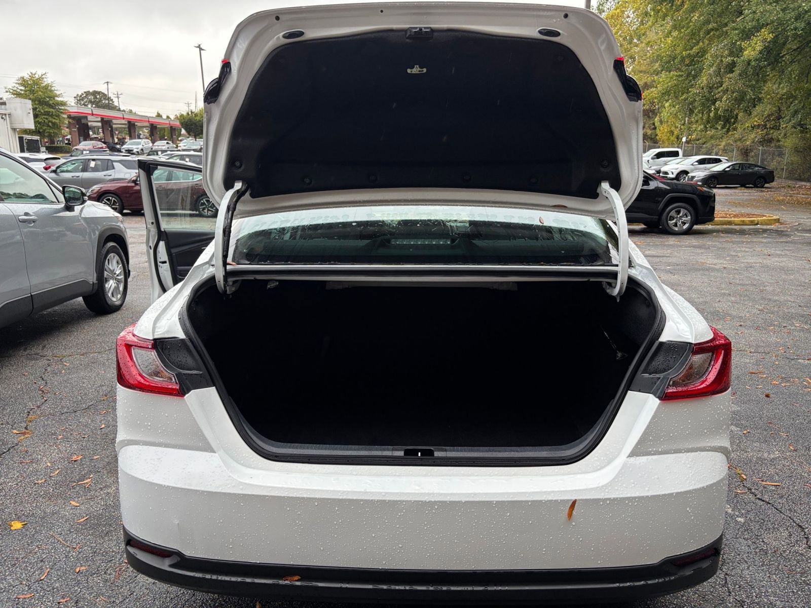 Used 2025 Toyota Camry LE image 31