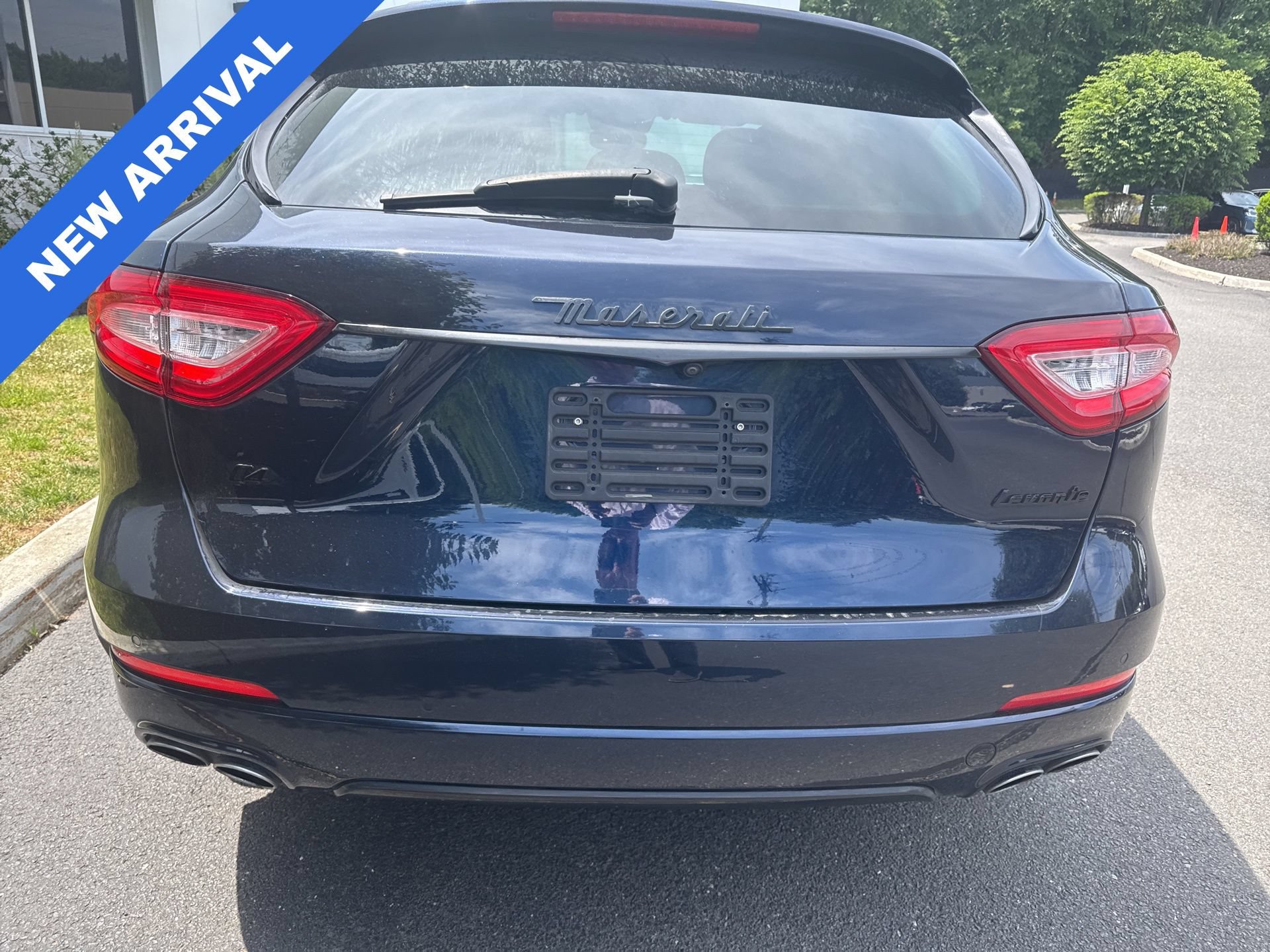 Used 2019 Maserati Levante GranLusso AWD/4WD image 3