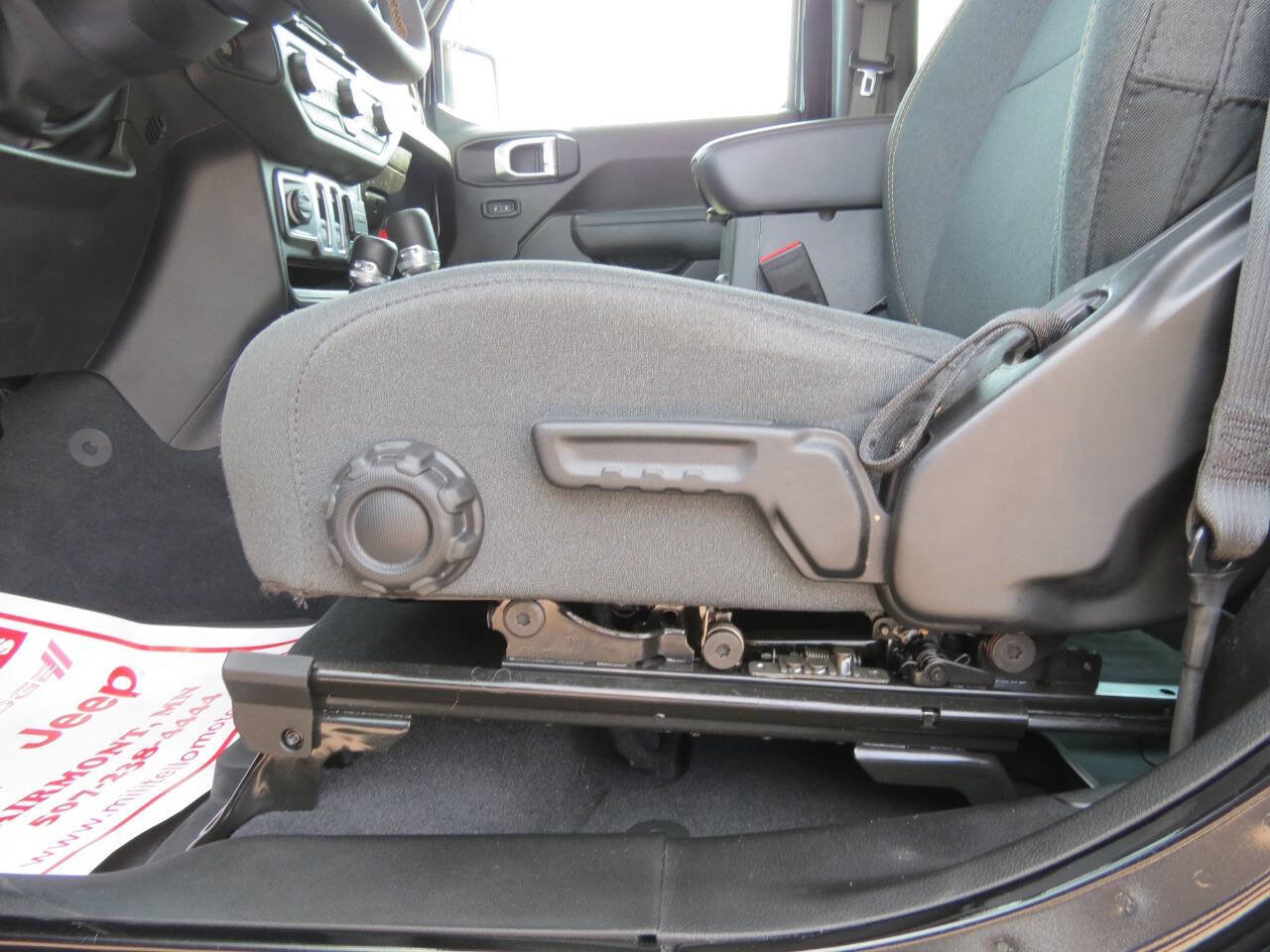 Used 2024 Jeep Wrangler Sport image 9