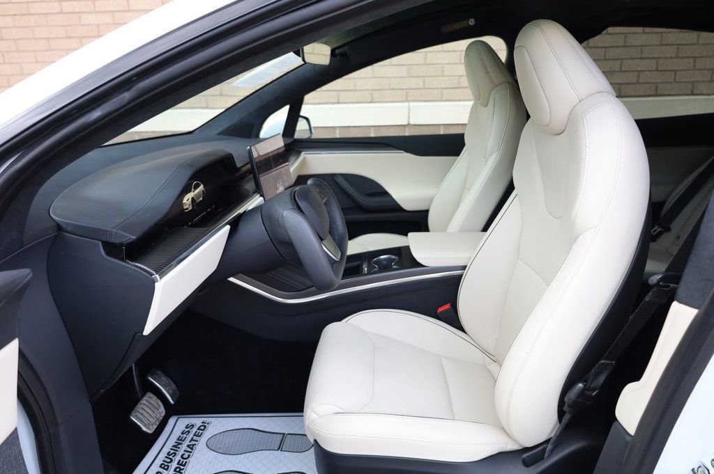 Used 2022 Tesla Model X Plaid image 18