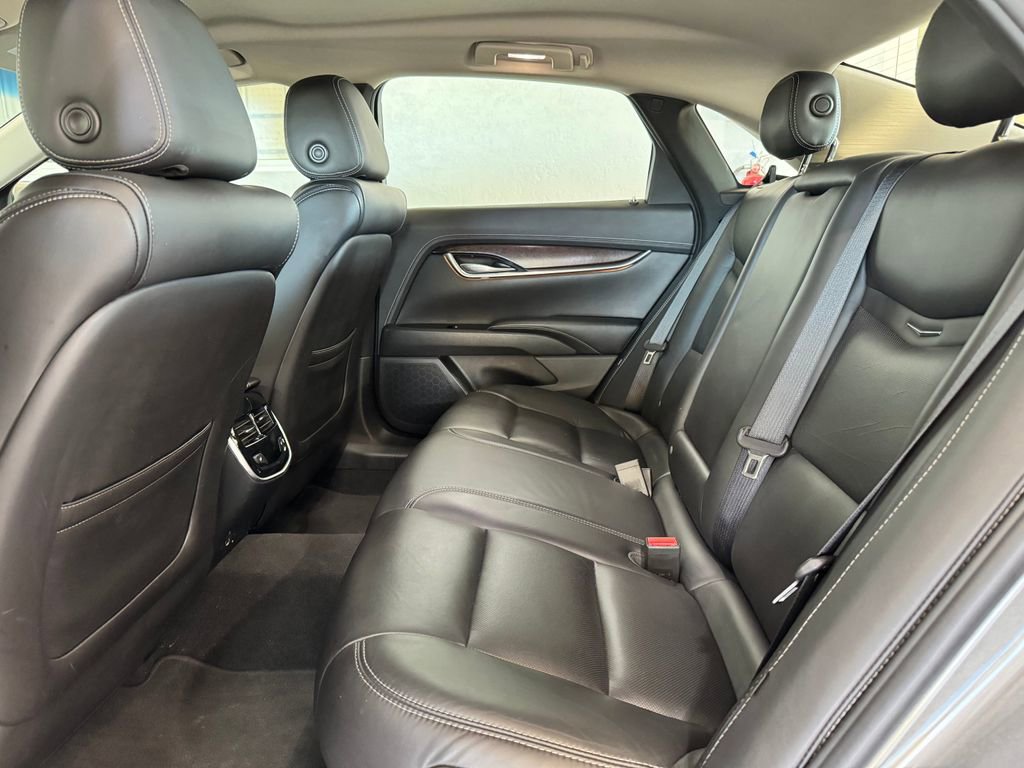 Used 2019 Cadillac XTS Luxury image 24