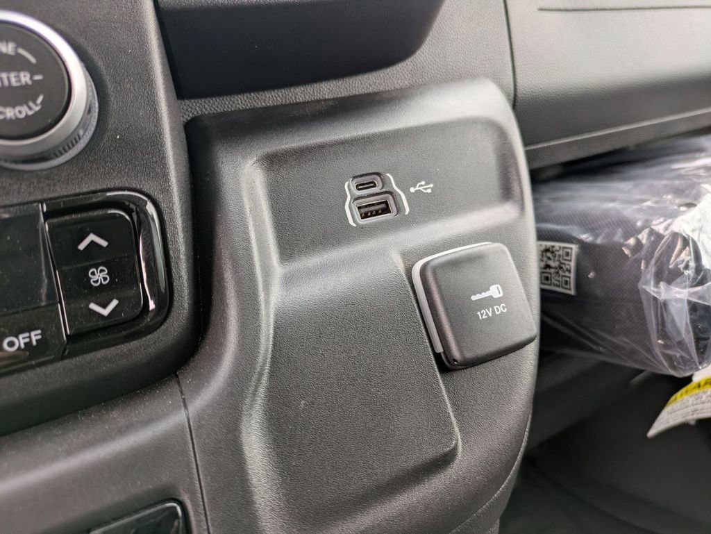 Used 2024 RAM ProMaster 2500 image 27