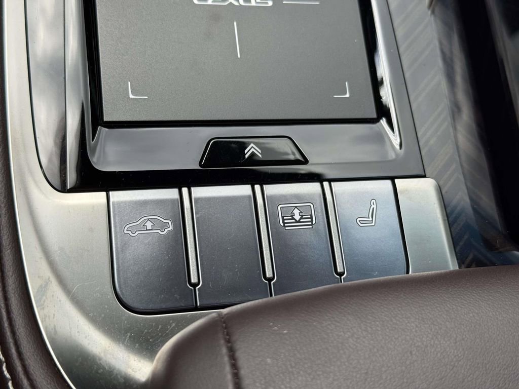 Used 2020 Lexus LS 500 w/ Interior Upgrade Package RWD image 24